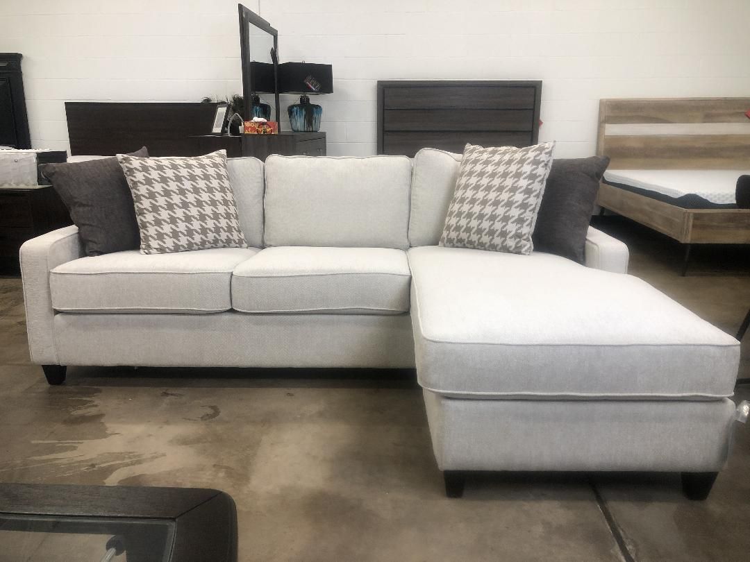 McLoughlin Sectional by Coaster